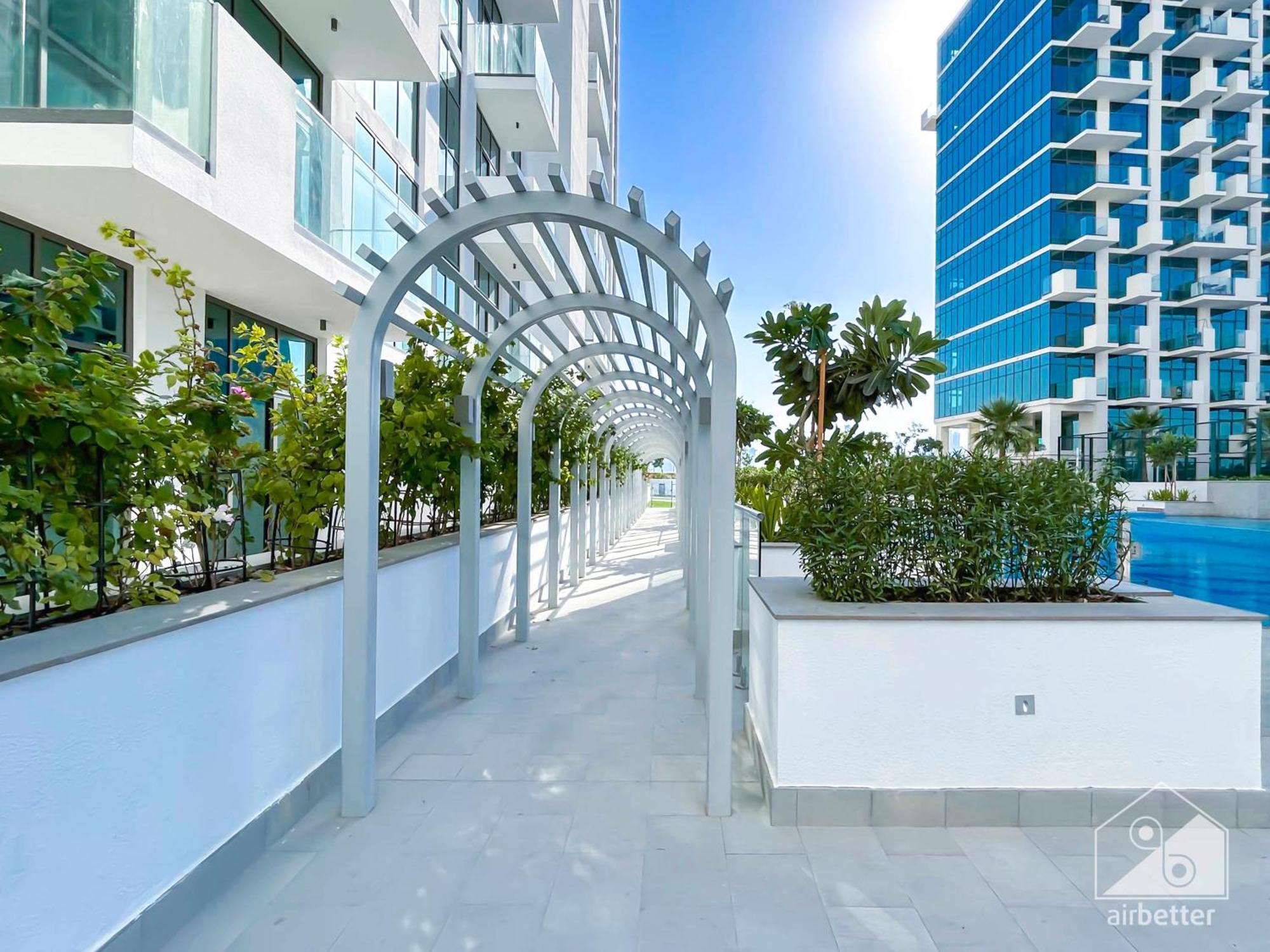 Luxury One Bedroom With Balcony & Partial Burj Khalifa View *