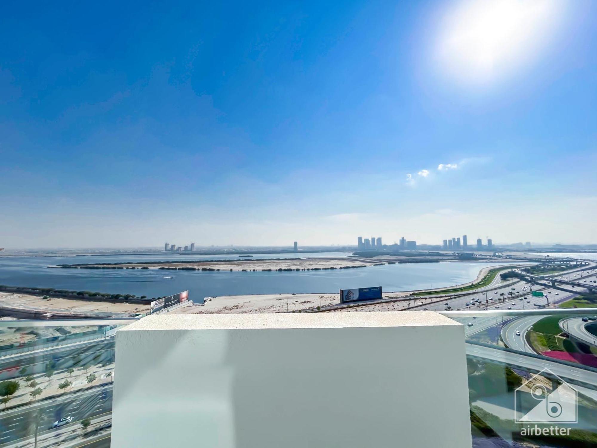 Apartment Luxury One Bedroom With Balcony & Partial Burj Khalifa View Dubai