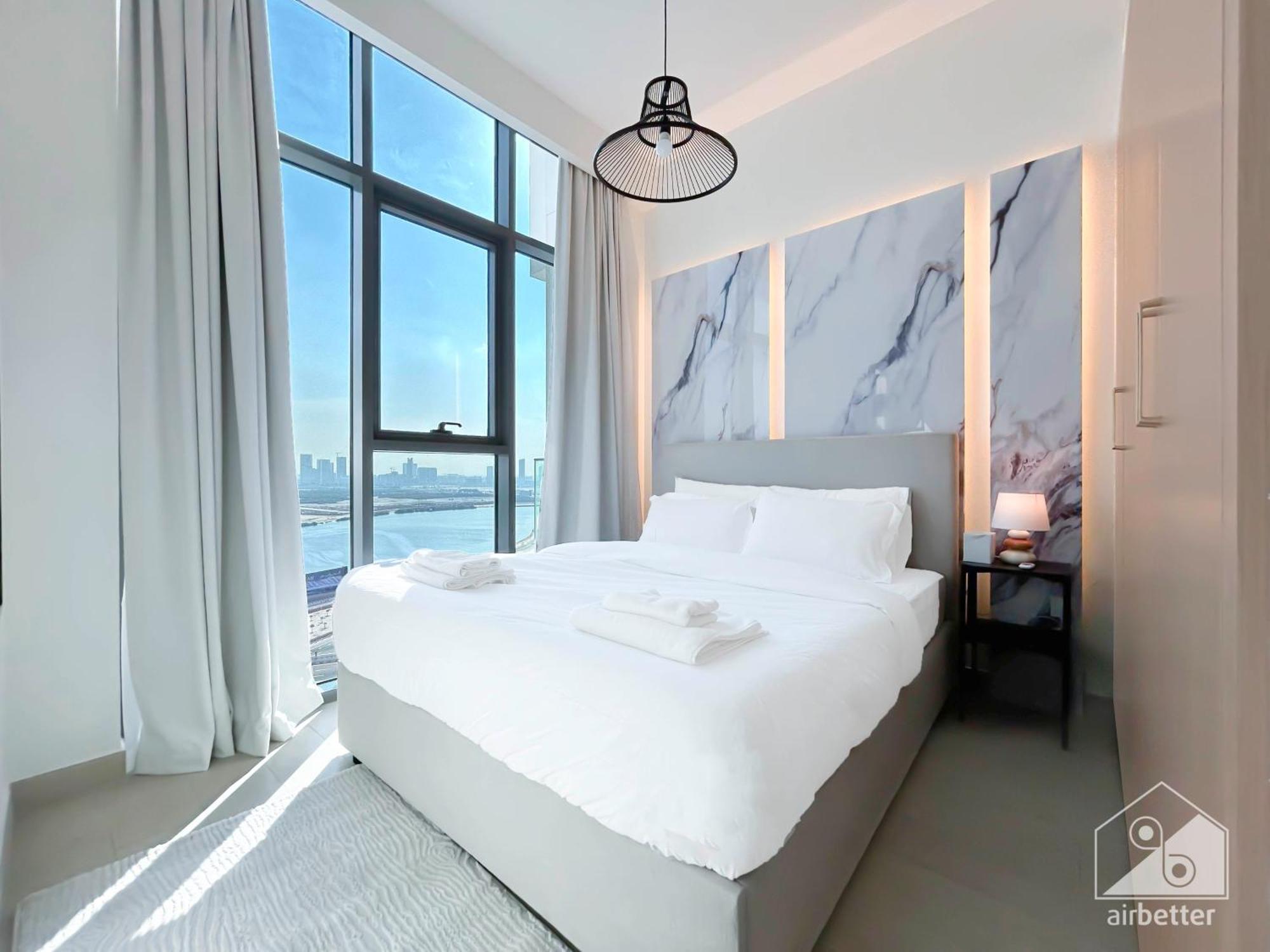 Luxury One Bedroom With Balcony & Partial Burj Khalifa View * Dubai