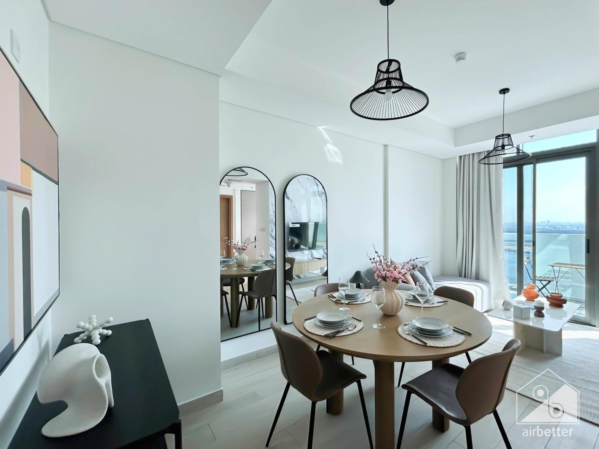 Luxury One Bedroom With Balcony & Partial Burj Khalifa View Apartment *
