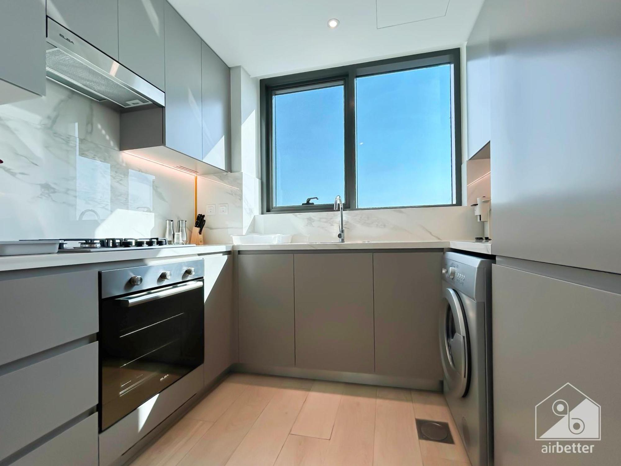 Apartment Luxury One Bedroom With Balcony & Partial Burj Khalifa View Dubai