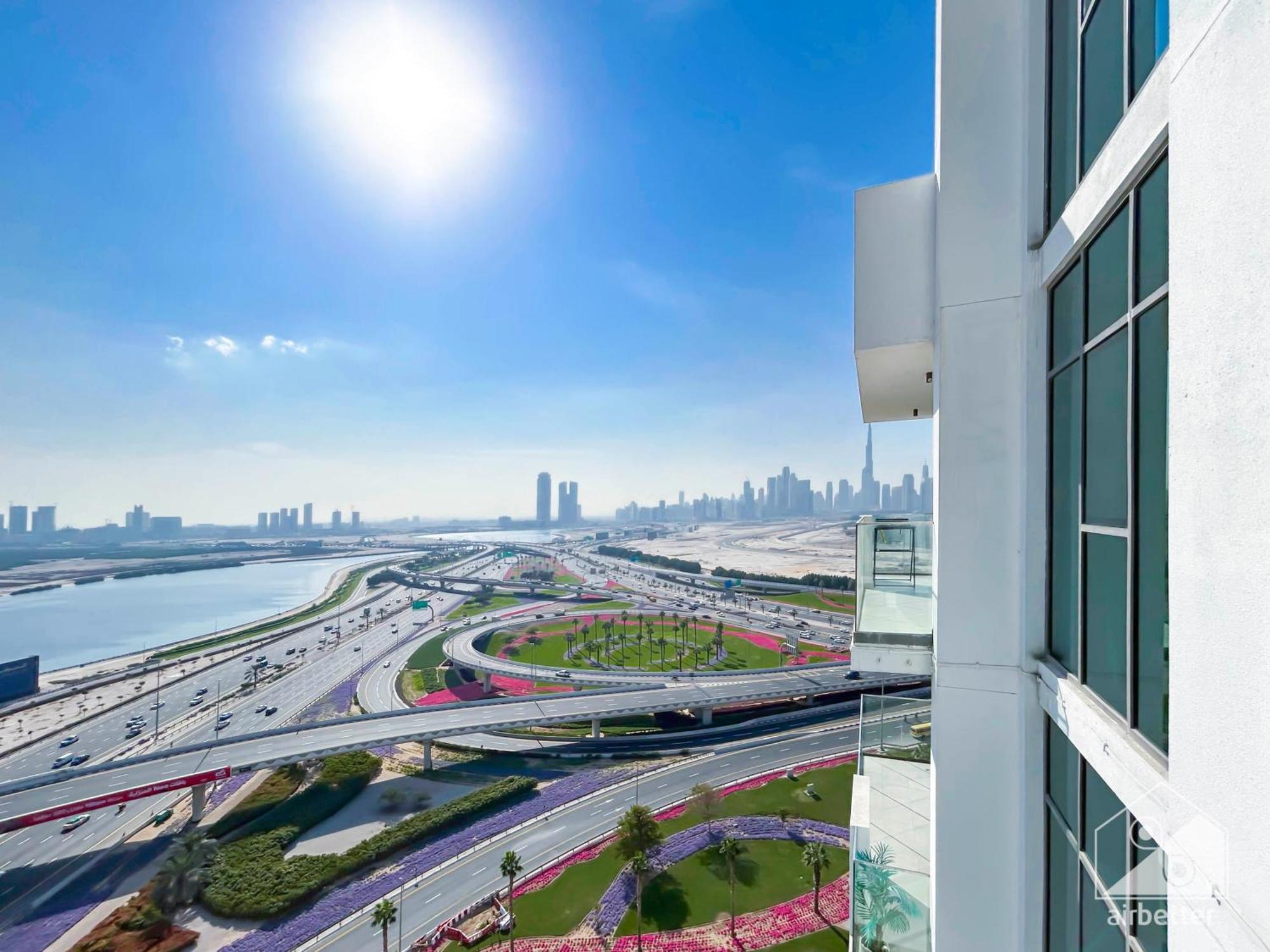 Apartment Luxury One Bedroom With Balcony & Partial Burj Khalifa View Dubai