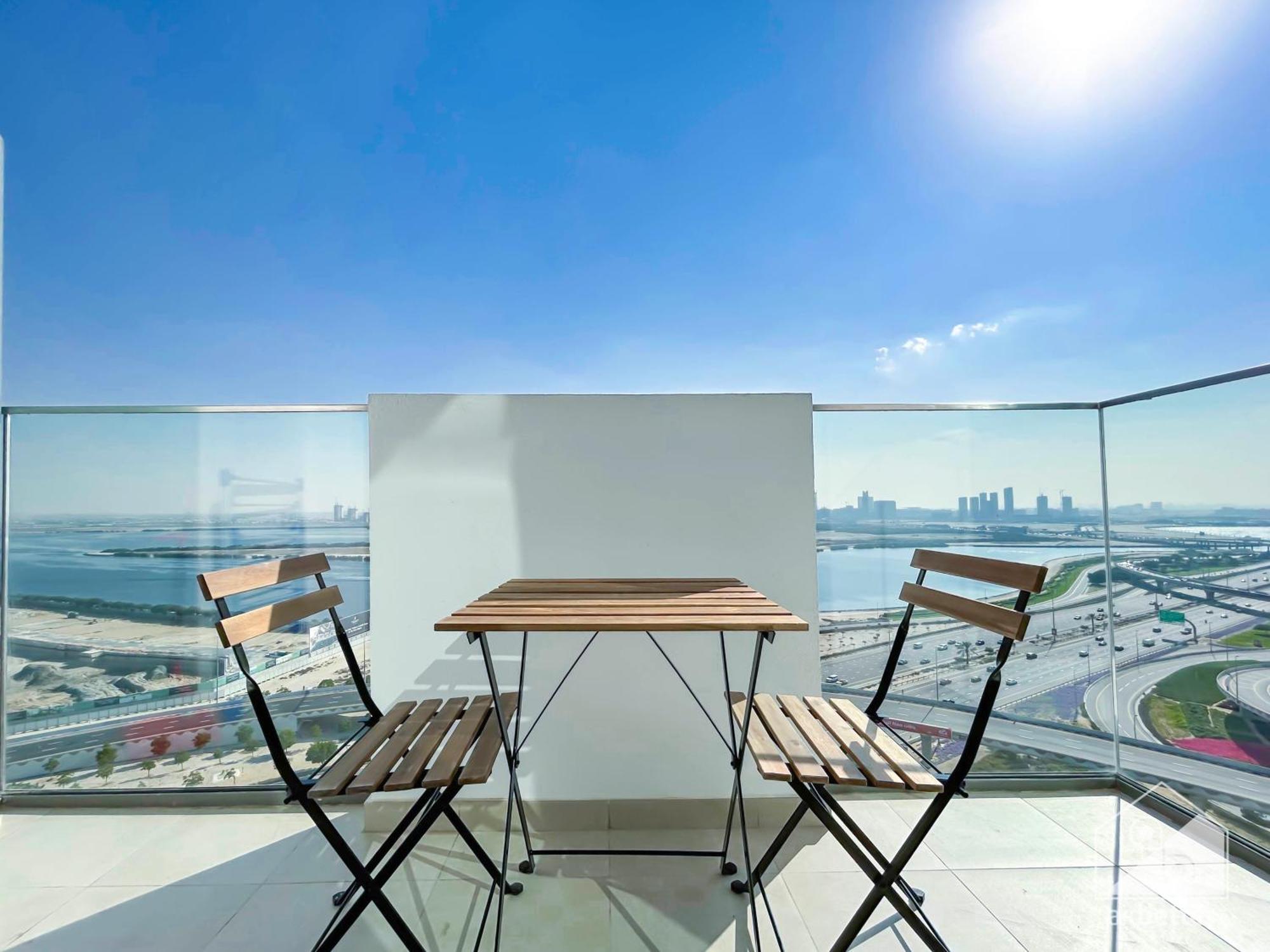 Luxury One Bedroom With Balcony & Partial Burj Khalifa View * Dubai